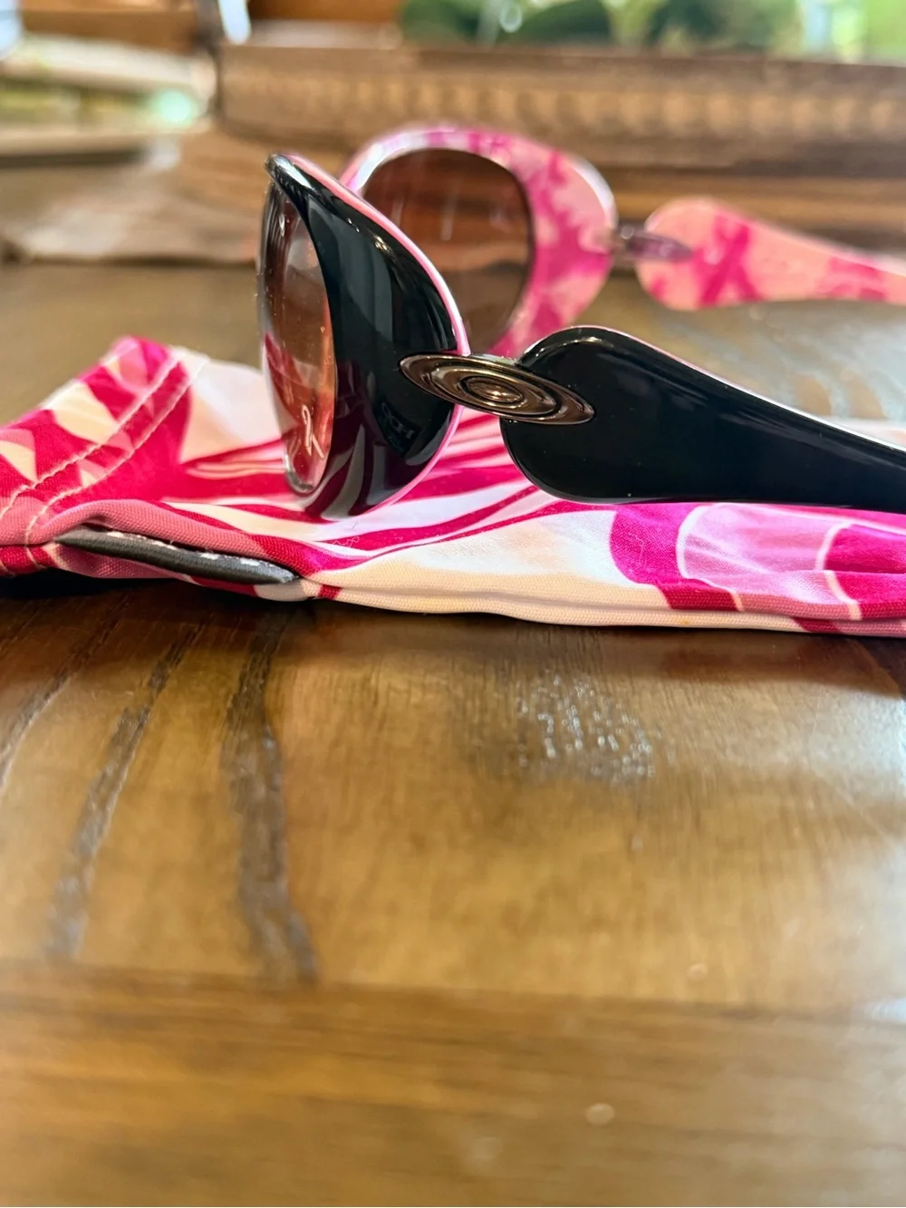 Oakley Women's Breast Cancer Black Frame Sunglasses with Pink Gradient Lenses